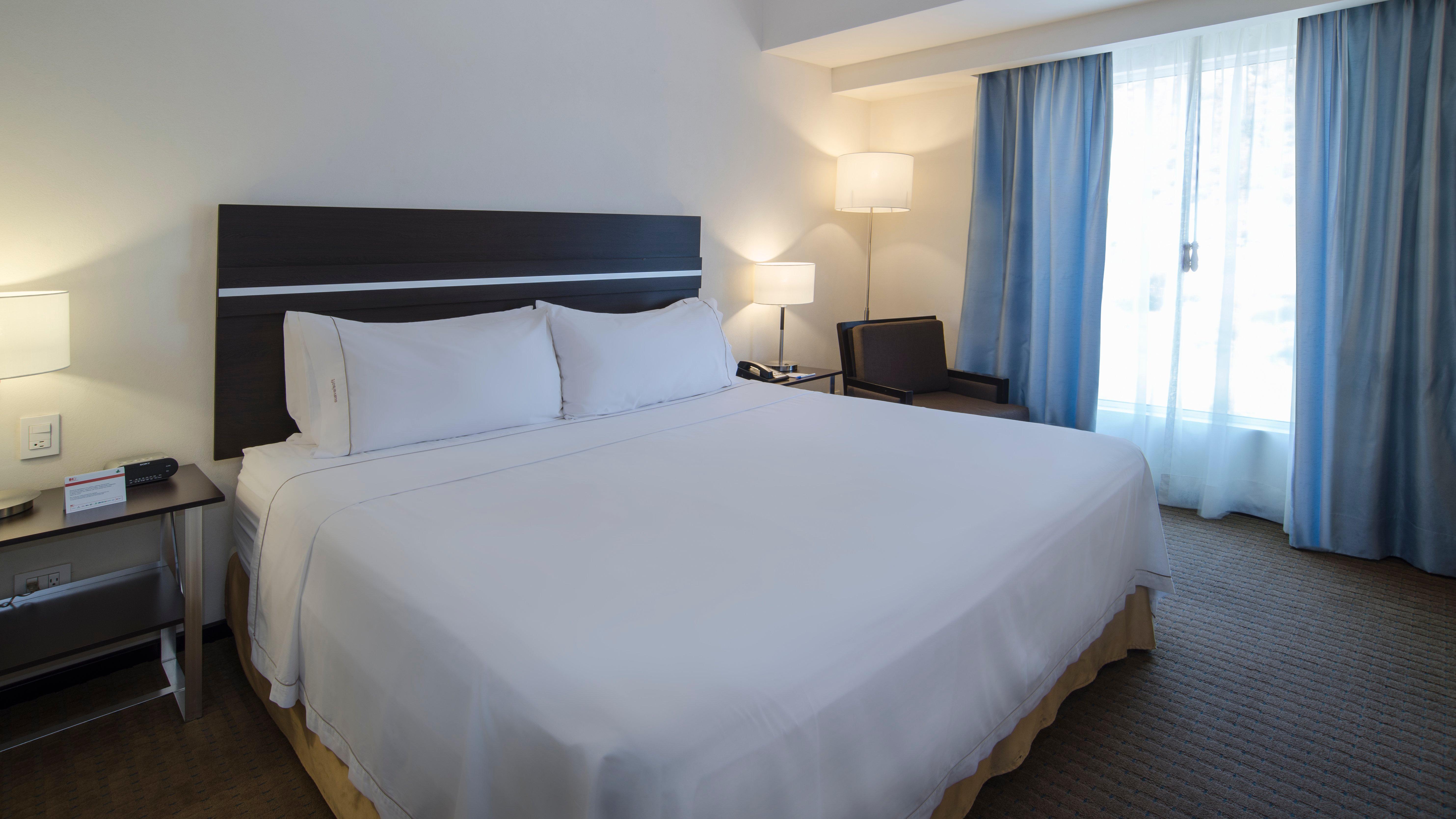 Holiday Inn Express Guaymas By Ihg Exterior foto A typical bedroom at the Residence Inn