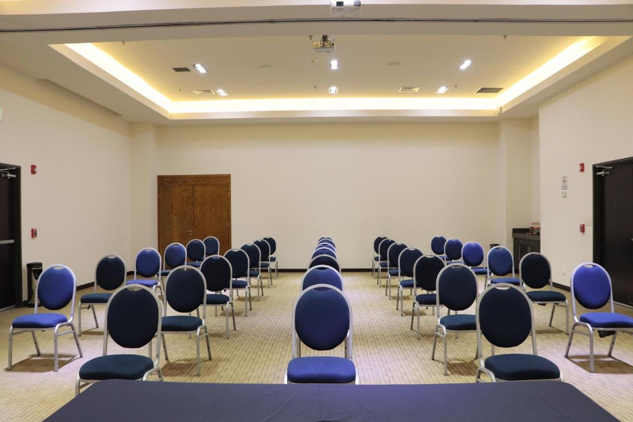 Holiday Inn Express Guaymas By Ihg Exterior foto A meeting room at the hotel