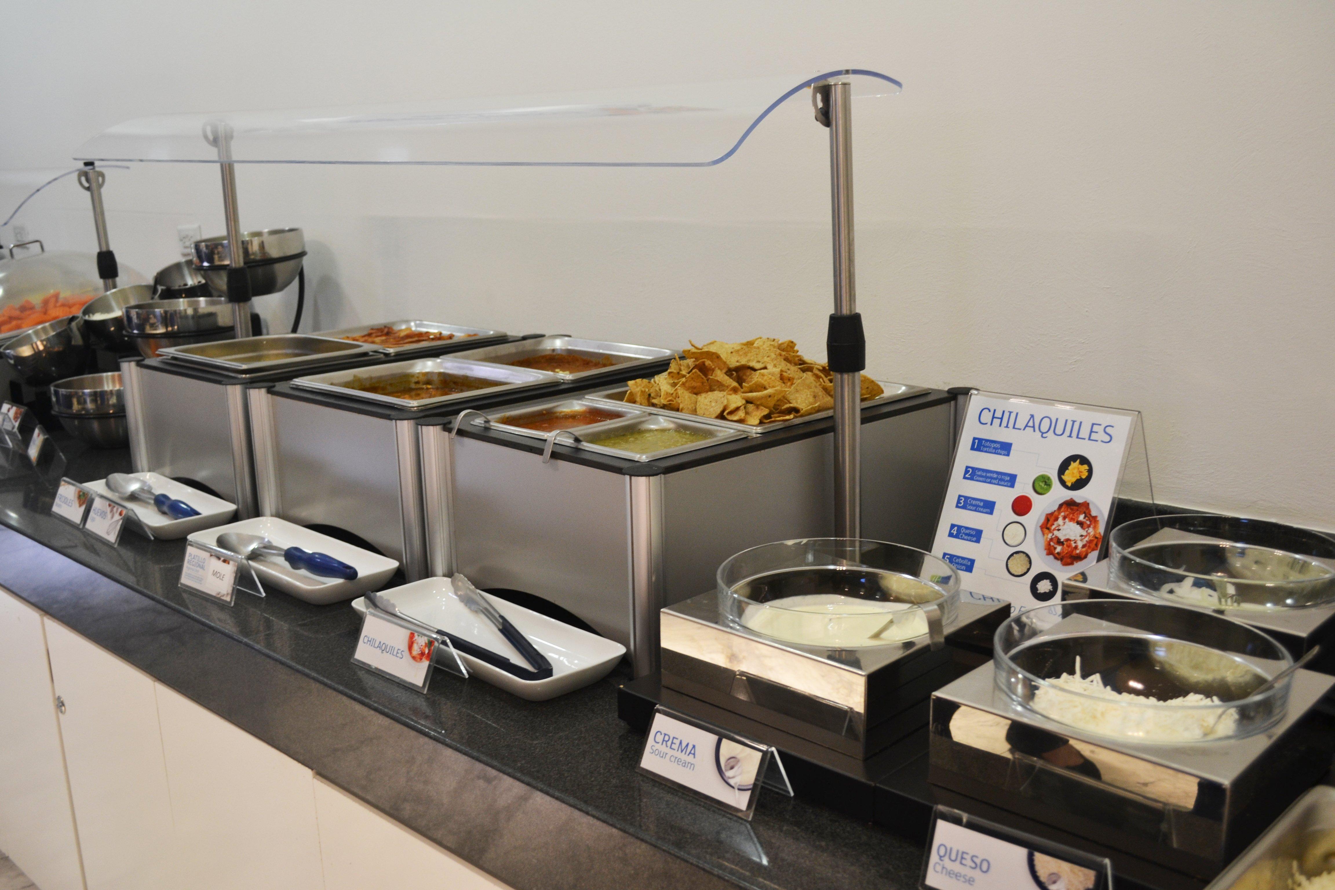 Holiday Inn Express Guaymas By Ihg Exterior foto A chafing dish with a pump