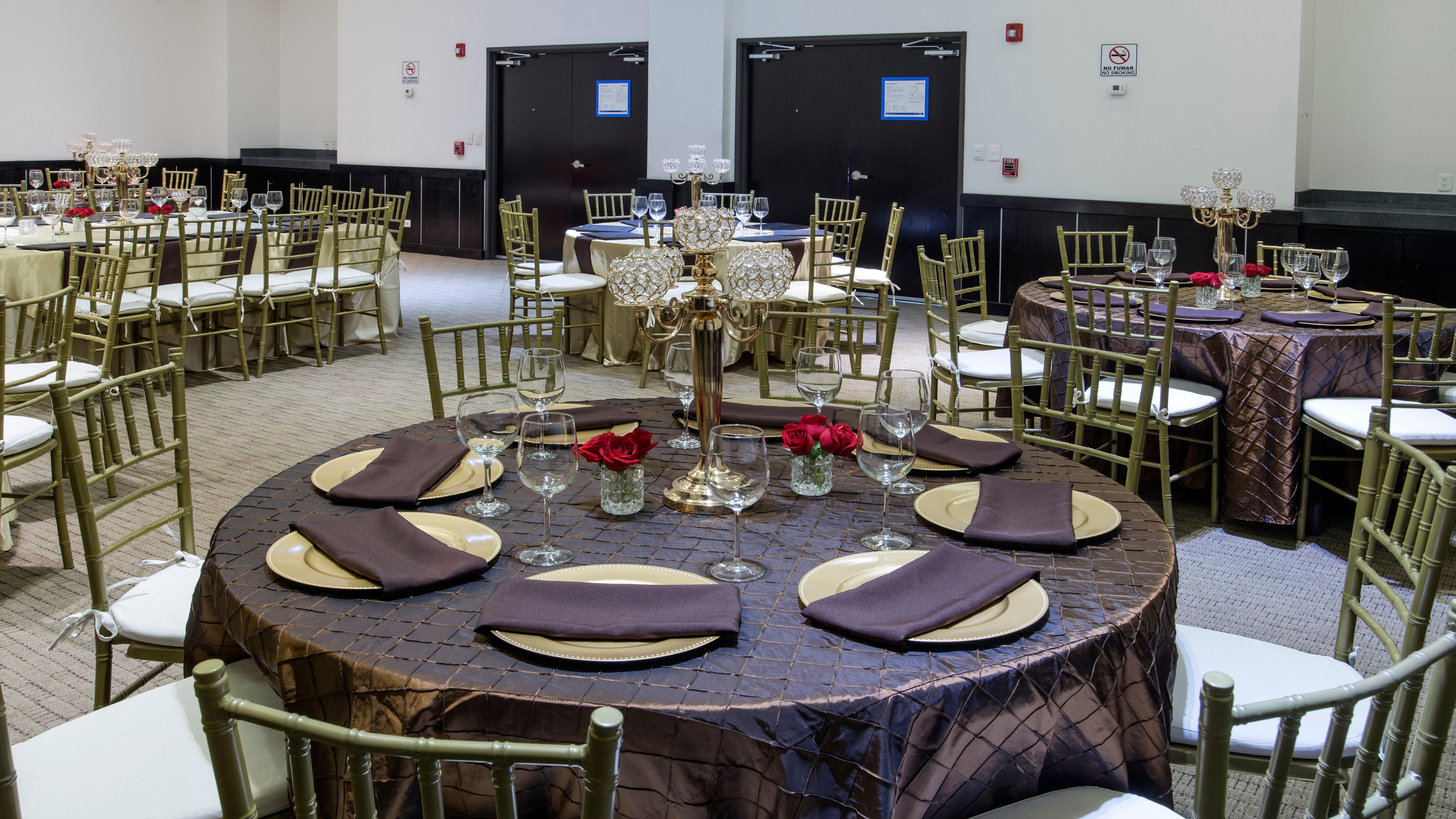 Holiday Inn Express Guaymas By Ihg Exterior foto The ballroom at the 2012 Texas Book Festival