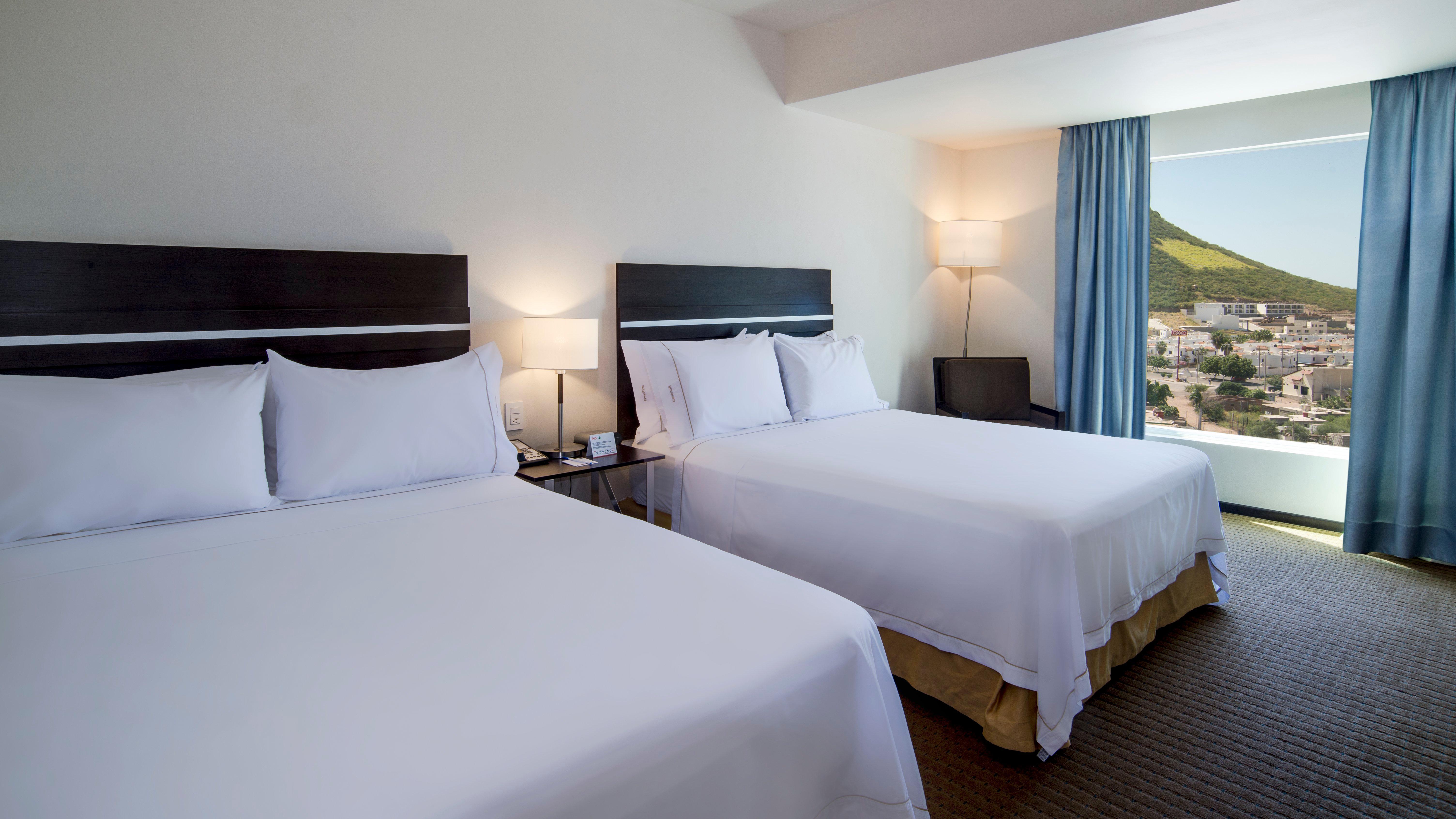 Holiday Inn Express Guaymas By Ihg Exterior foto A typical guest room at the Hilton San Diego Bayfront